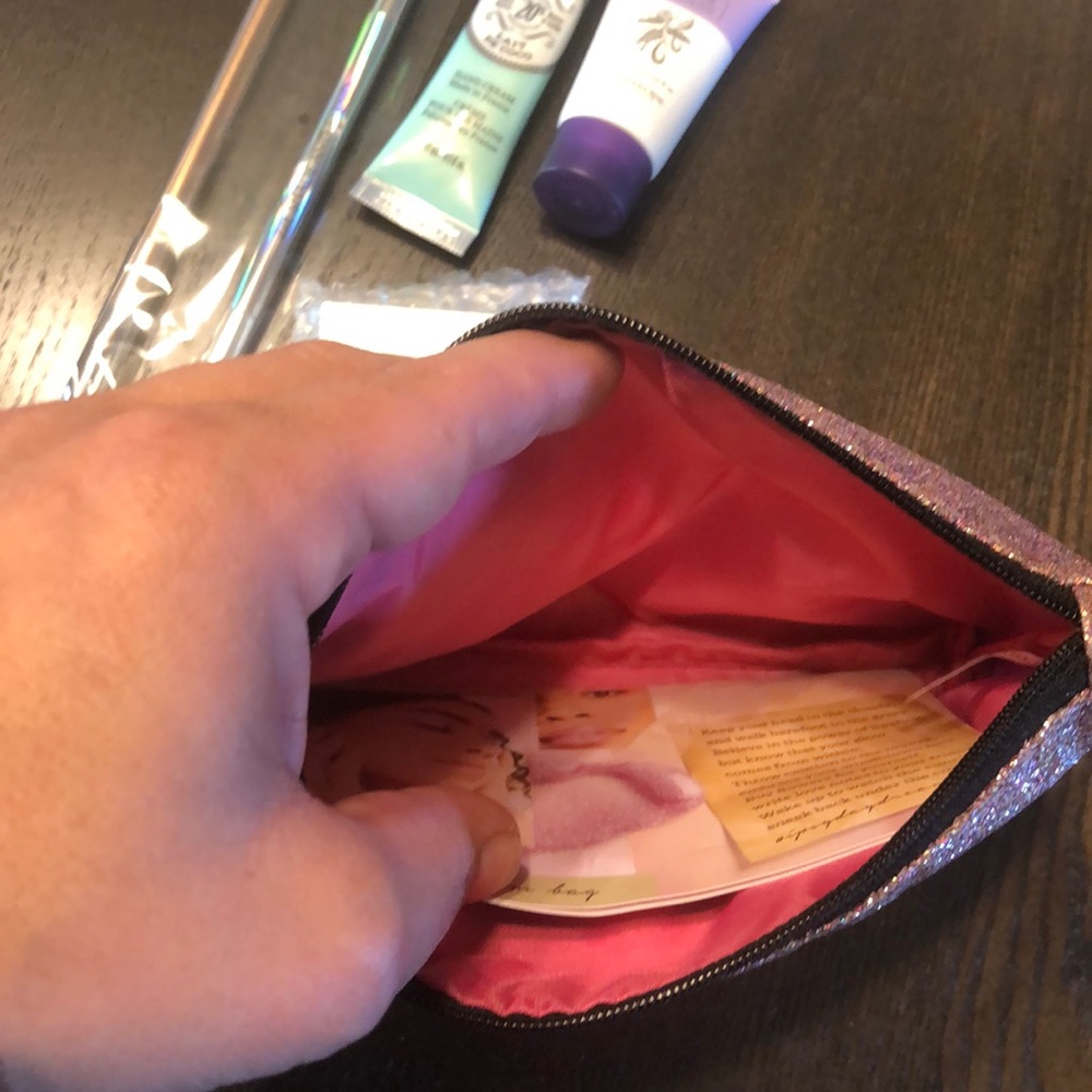 Ipsy bag - Picture 4 of 4